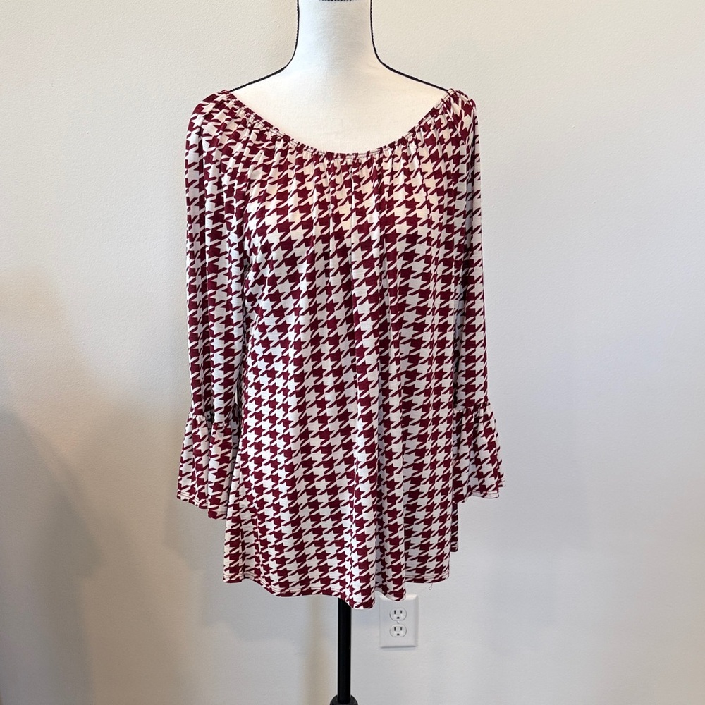 Crimson and White Houndstooth Top/Tunic Size Large
